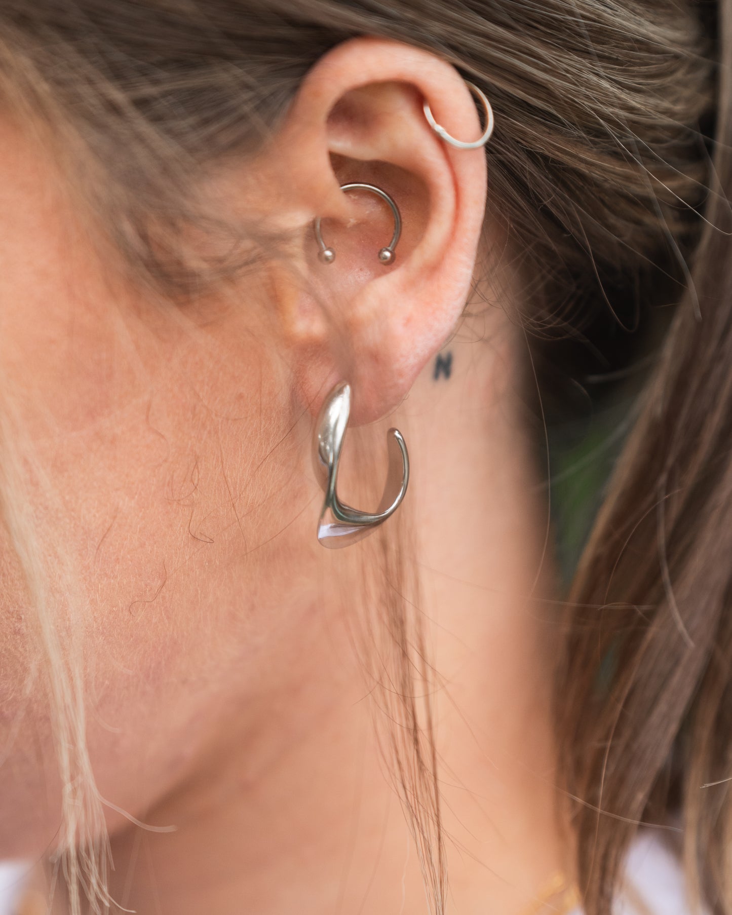 Mia U-Shaped Hoops