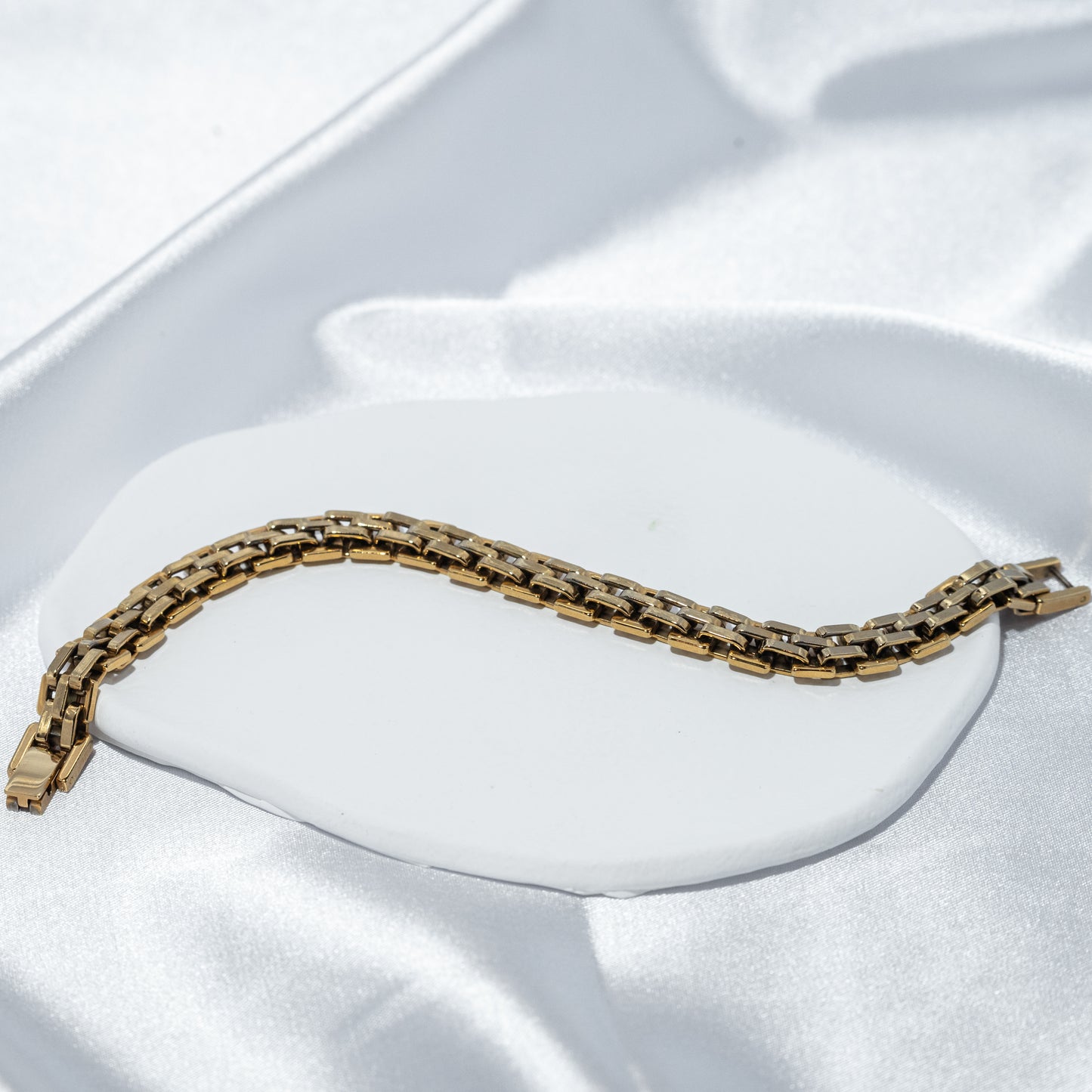 Ellara Endless Bracelet